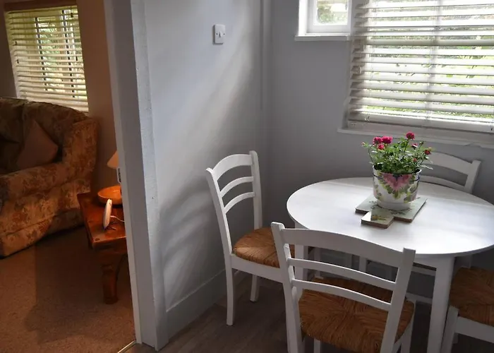 Lovely Garden Cottage In Snettisham